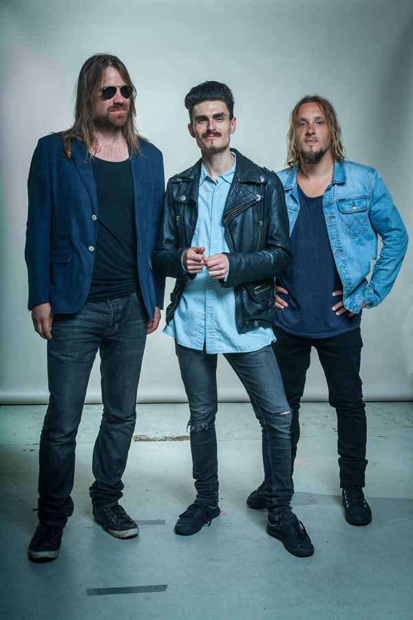 Thirsty Merc.2 11 17